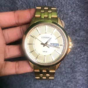 MOVING📦 Citizen Gold Watch